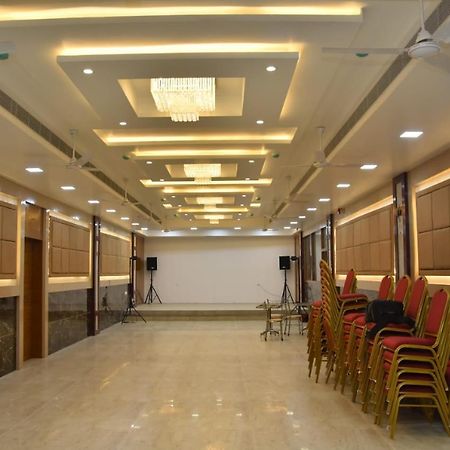 Le Arul Park Hotel Karaikal Eksteriør billede