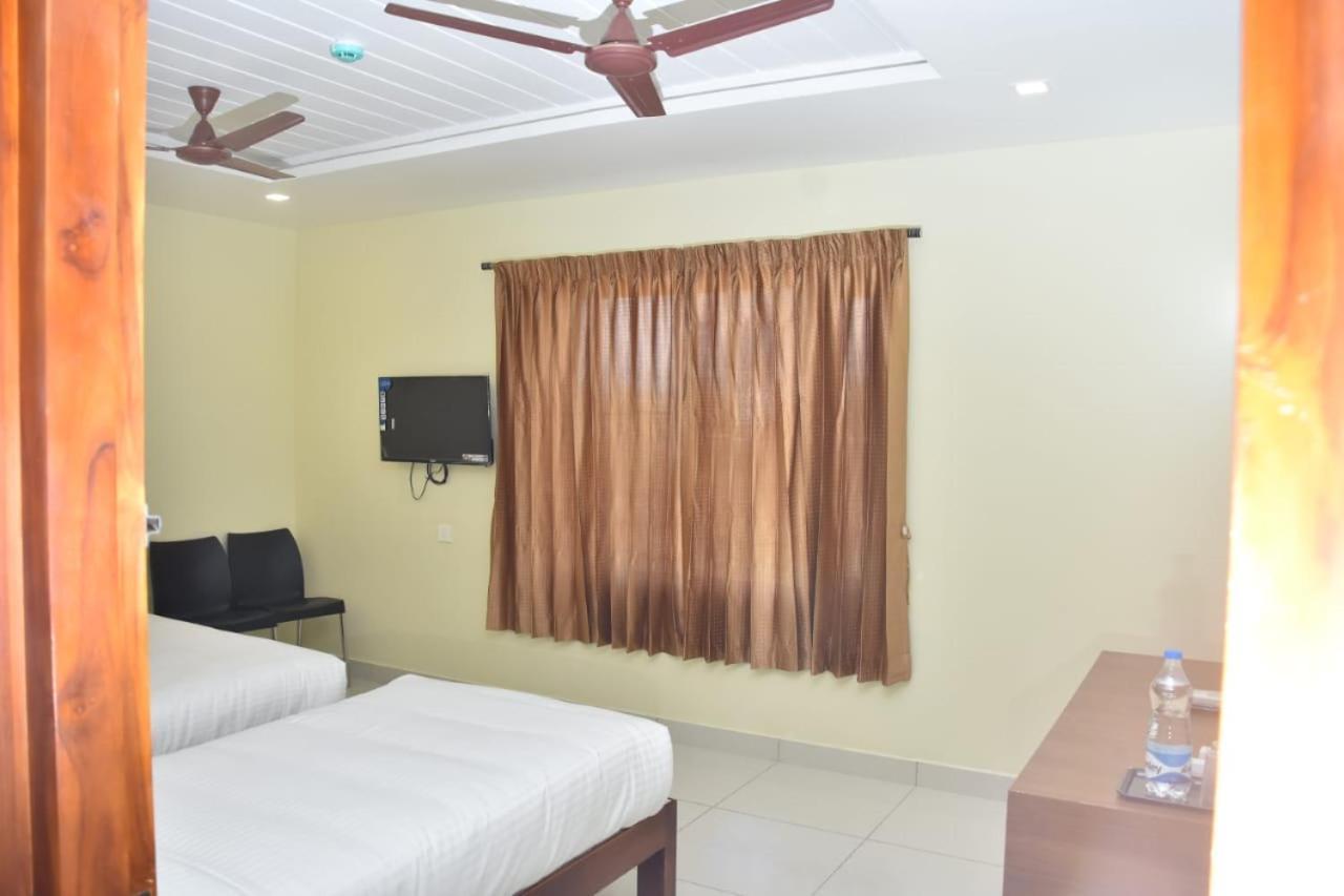 Le Arul Park Hotel Karaikal Eksteriør billede