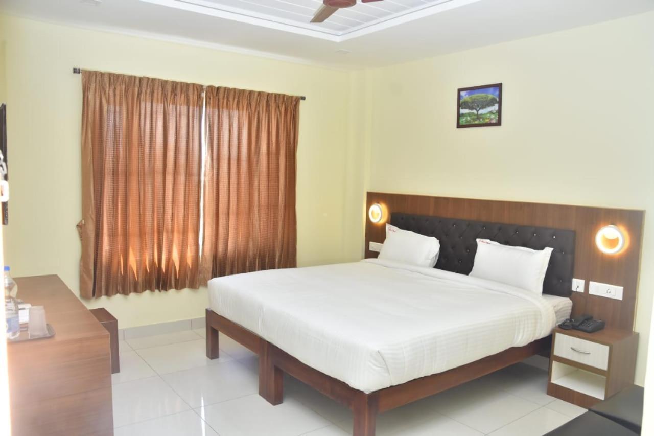 Le Arul Park Hotel Karaikal Eksteriør billede