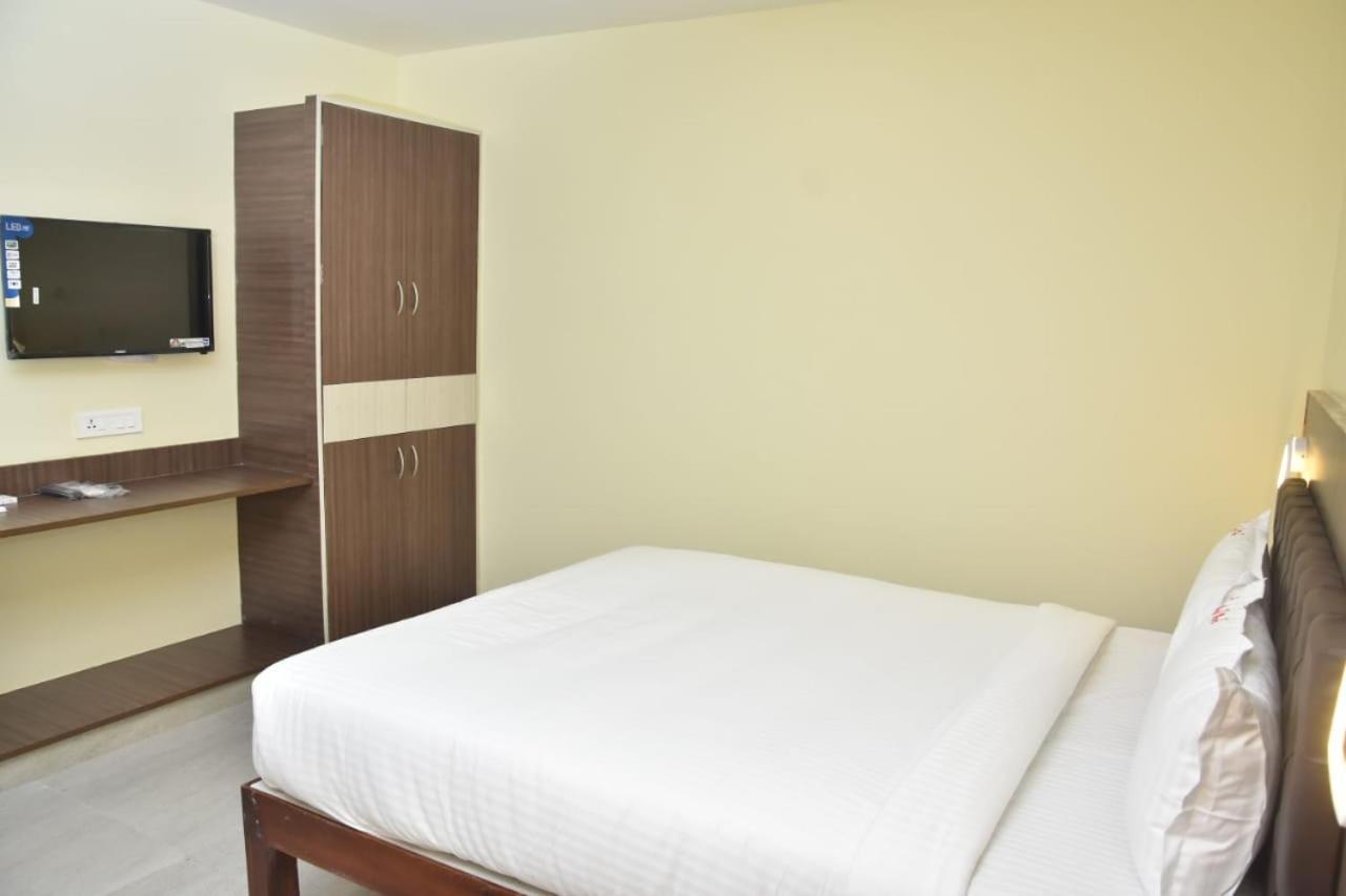 Le Arul Park Hotel Karaikal Eksteriør billede
